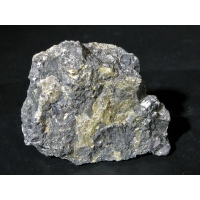 Образец с вкраплениями кристаллов арсенопирита и незначительными вкраплениями кварцевой слюды
