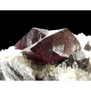 Крупный кристалл киновари на матриксе из кварца и доломита
